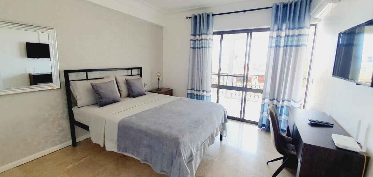 Kelly Guest House Praia Exterior photo